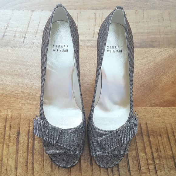 Stuart Weitzman Bowover Metallic Peeptoe Heels - Picture 2 of 7